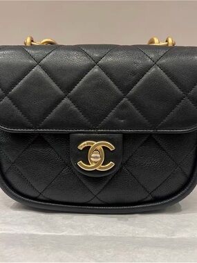 CHANEL Black Quilted Leather Shoulder Bag with Gold Hardware